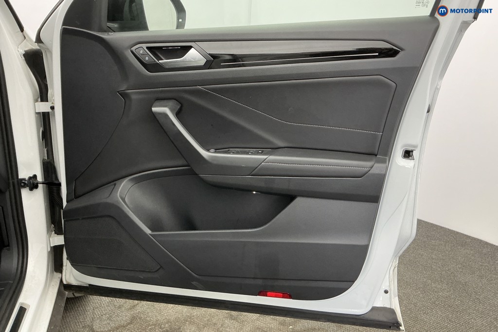 Volkswagen T-Roc R-Line Manual Petrol SUV - Stock Number (1638733) - 27th supplementary image