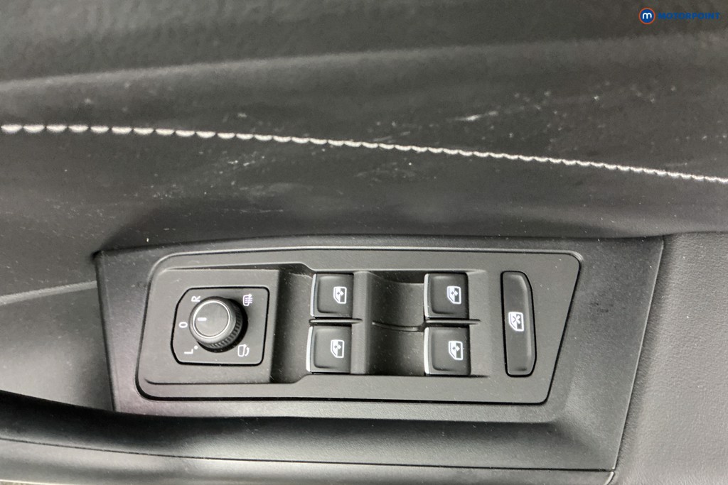 Volkswagen T-Roc R-Line Manual Petrol SUV - Stock Number (1638733) - 28th supplementary image
