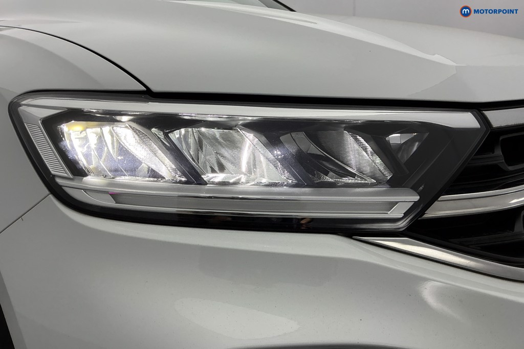 Volkswagen T-Roc R-Line Manual Petrol SUV - Stock Number (1638733) - 32nd supplementary image