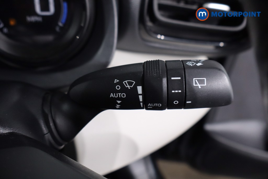 Toyota Yaris Excel Automatic Petrol-Electric Hybrid Hatchback - Stock Number (1638926) - 15th supplementary image