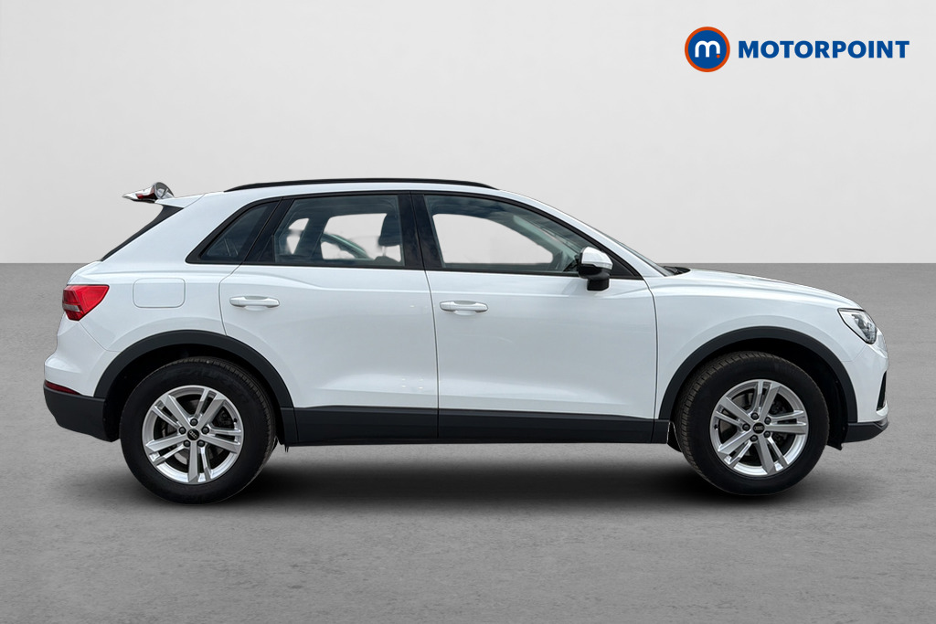 Audi Q3 Technik Manual Petrol SUV - Stock Number (1640399) - Passenger side