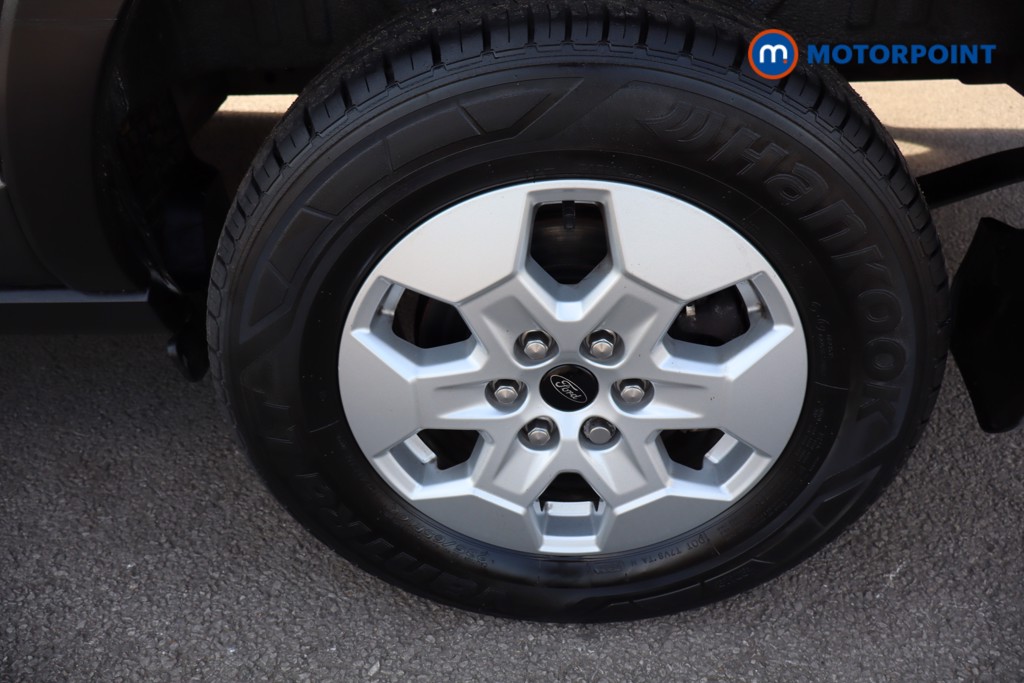 Ford Transit Limited Automatic Diesel Medium Roof Van - Stock Number (1614856) - 9th supplementary image