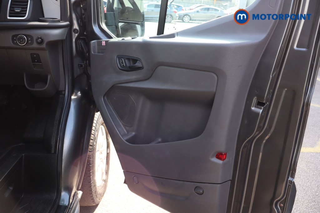 Ford Transit Limited Automatic Diesel Medium Roof Van - Stock Number (1614856) - 21st supplementary image