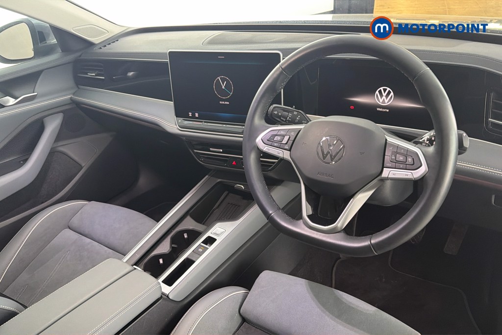 Volkswagen Passat Life Automatic Petrol Plug-In Hybrid Estate - Stock Number (1632874) - 2nd supplementary image