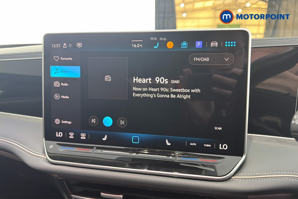 Volkswagen Passat Life Automatic Petrol Plug-In Hybrid Estate - Stock Number (1632874) - 9th supplementary image