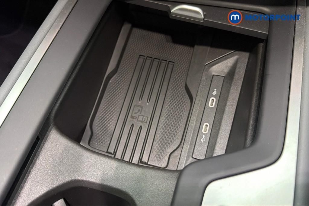 Volkswagen Passat Life Automatic Petrol Plug-In Hybrid Estate - Stock Number (1632874) - 17th supplementary image