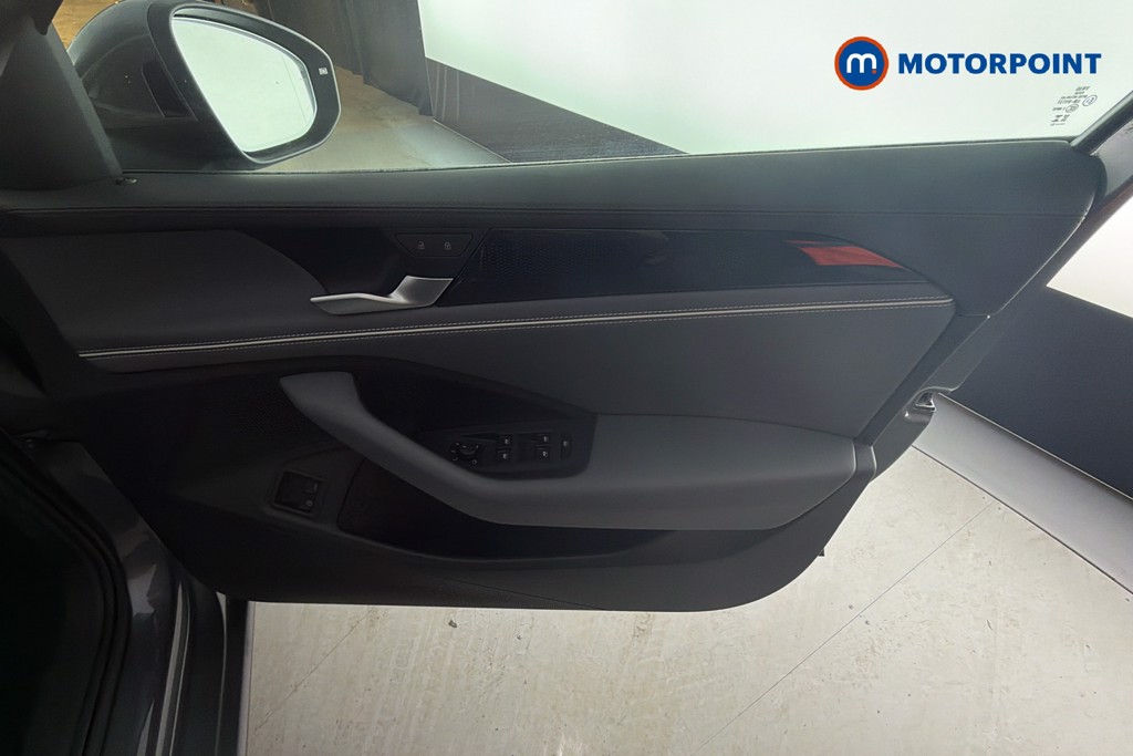 Volkswagen Passat Life Automatic Petrol Plug-In Hybrid Estate - Stock Number (1632874) - 19th supplementary image