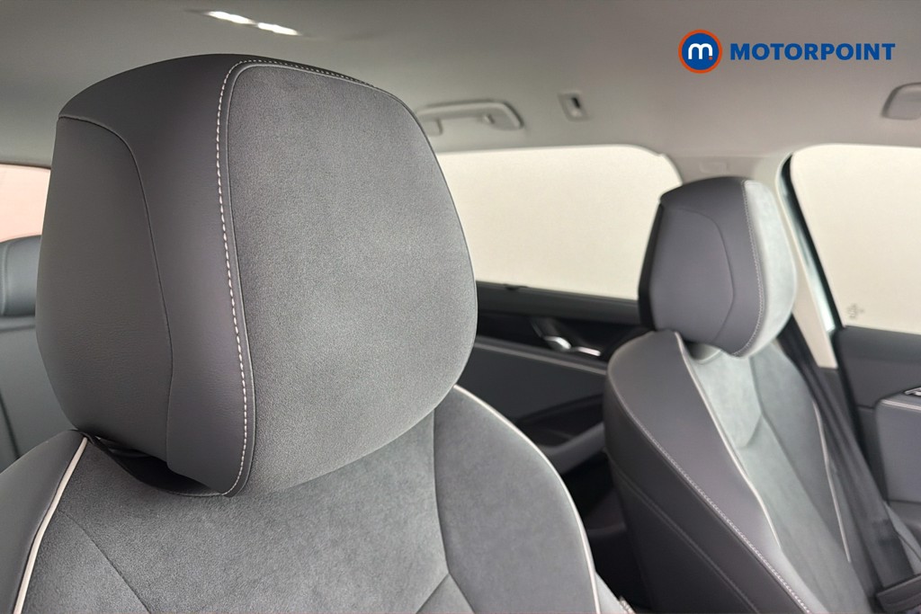 Volkswagen Passat Life Automatic Petrol Plug-In Hybrid Estate - Stock Number (1632874) - 23rd supplementary image