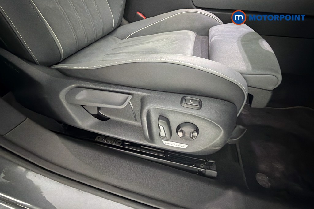 Volkswagen Passat Life Automatic Petrol Plug-In Hybrid Estate - Stock Number (1632874) - 25th supplementary image