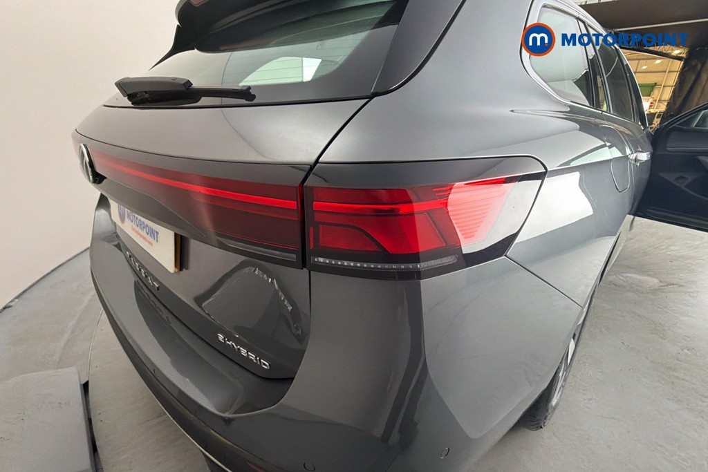 Volkswagen Passat Life Automatic Petrol Plug-In Hybrid Estate - Stock Number (1632874) - 38th supplementary image