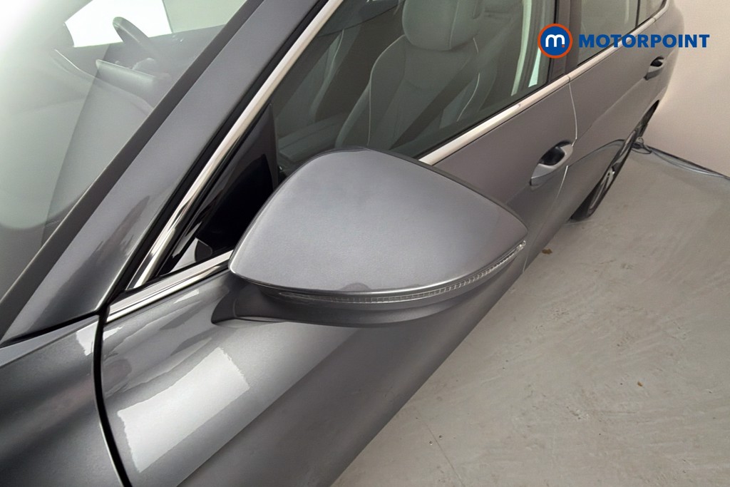 Volkswagen Passat Life Automatic Petrol Plug-In Hybrid Estate - Stock Number (1632874) - 43rd supplementary image