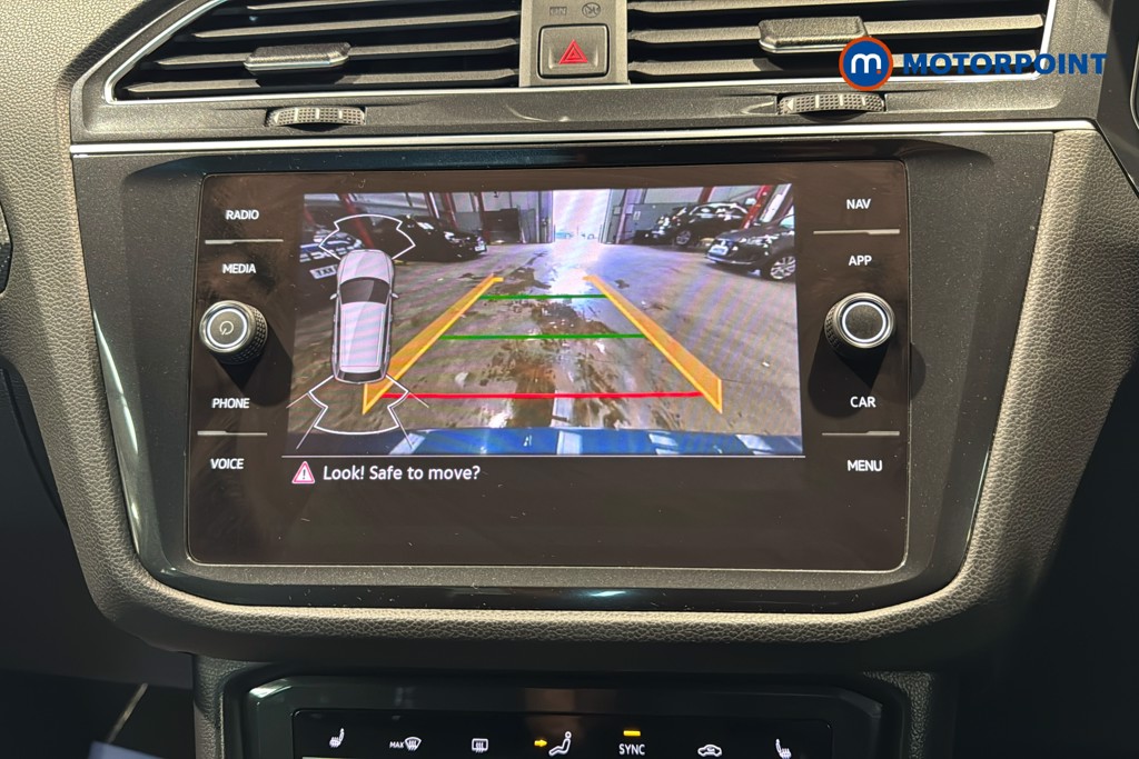 Volkswagen Tiguan R-Line Automatic Petrol SUV - Stock Number (1636438) - 13th supplementary image
