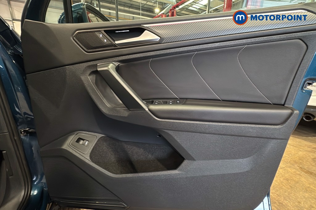 Volkswagen Tiguan R-Line Automatic Petrol SUV - Stock Number (1636438) - 19th supplementary image