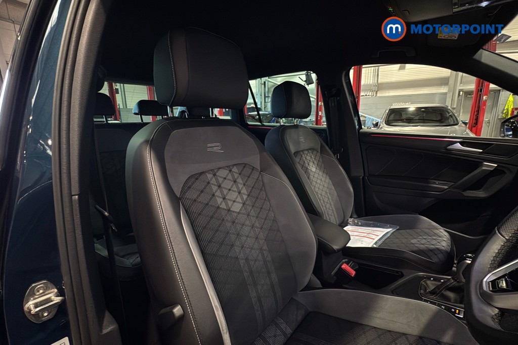 Volkswagen Tiguan R-Line Automatic Petrol SUV - Stock Number (1636438) - 22nd supplementary image