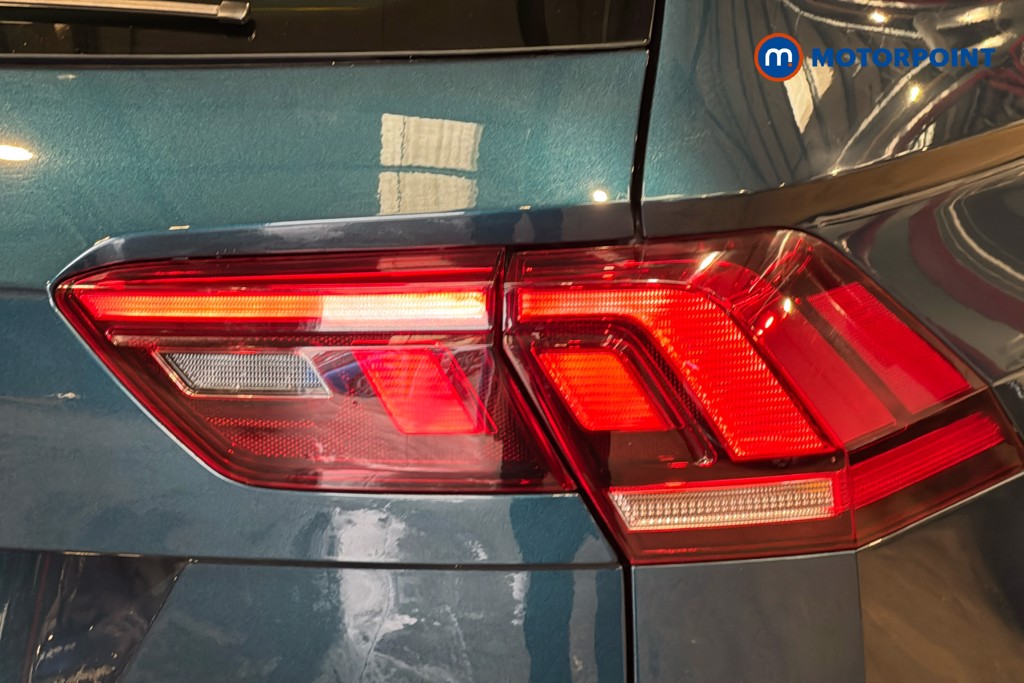 Volkswagen Tiguan R-Line Automatic Petrol SUV - Stock Number (1636438) - 38th supplementary image