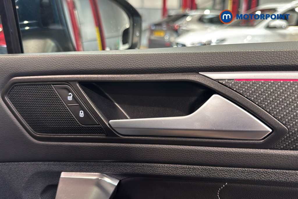 Volkswagen Tiguan R-Line Automatic Petrol SUV - Stock Number (1636438) - 42nd supplementary image