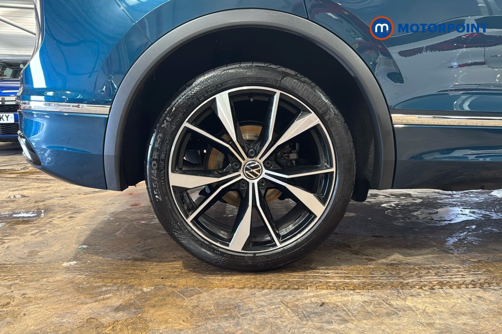Volkswagen Tiguan R-Line Automatic Petrol SUV - Stock Number (1636438) - 49th supplementary image