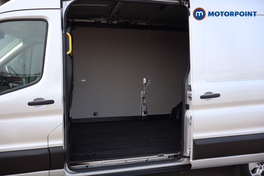 Ford Transit Limited Automatic Diesel Medium Roof Van - Stock Number (1639448) - 4th supplementary image