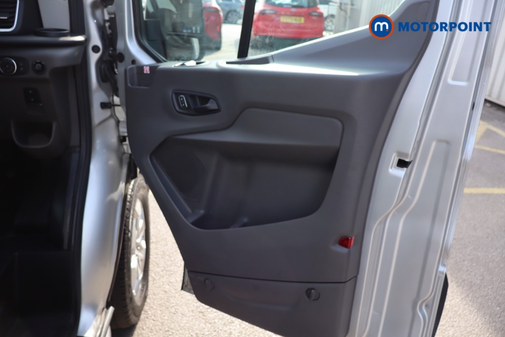 Ford Transit Limited Automatic Diesel Medium Roof Van - Stock Number (1639448) - 23rd supplementary image