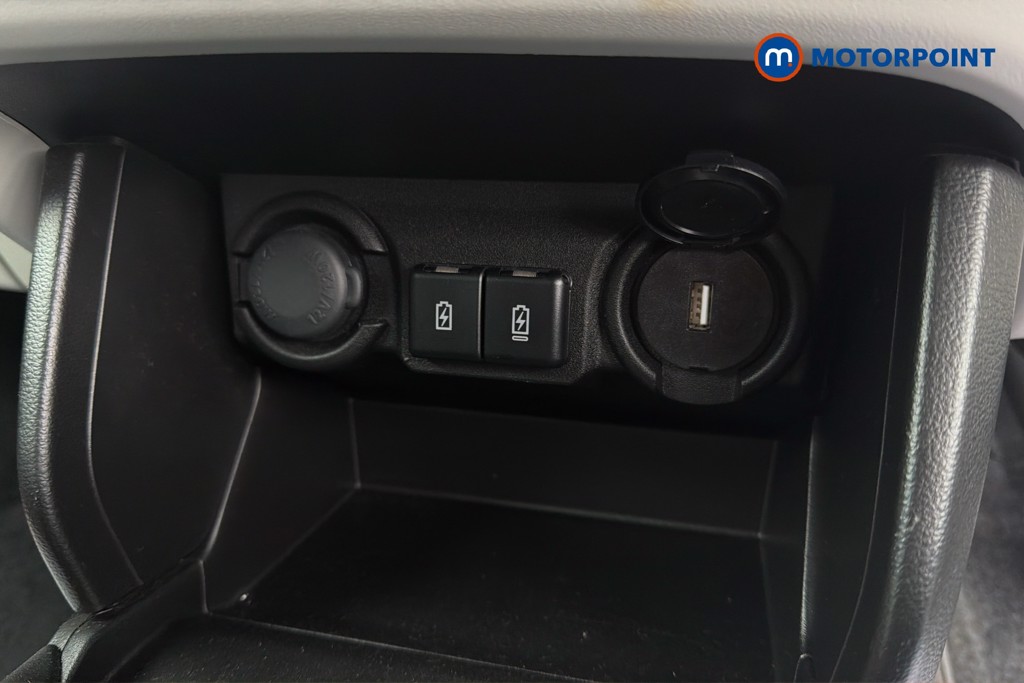 Suzuki Swift Motion Automatic Petrol Hatchback - Stock Number (1619120) - 17th supplementary image