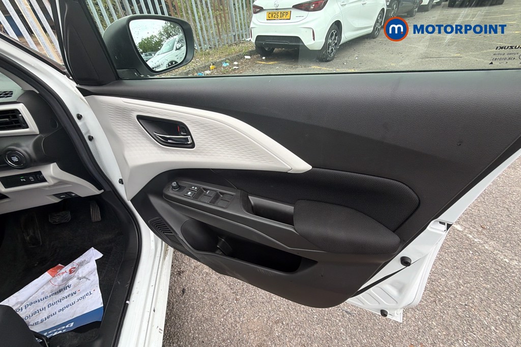 Suzuki Swift Motion Automatic Petrol Hatchback - Stock Number (1619120) - 19th supplementary image