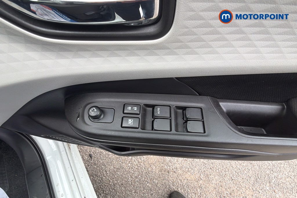 Suzuki Swift Motion Automatic Petrol Hatchback - Stock Number (1619120) - 20th supplementary image