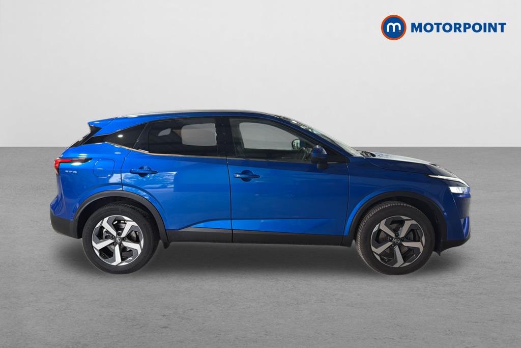 Nissan Qashqai N-Connecta Manual Petrol SUV - Stock Number (1630493) - Drivers side