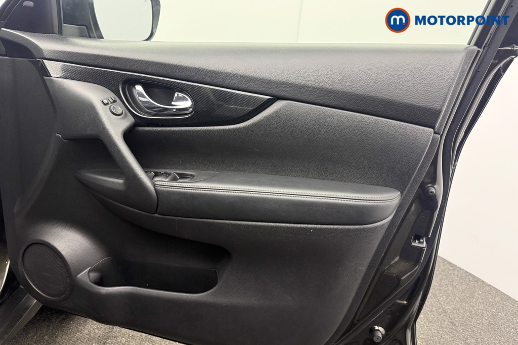 Nissan X-Trail Tekna Manual Diesel SUV - Stock Number (1631350) - 2nd supplementary image