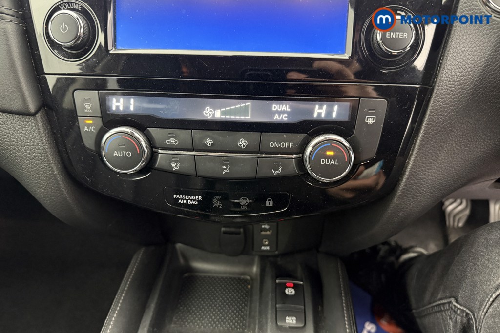 Nissan X-Trail Tekna Manual Diesel SUV - Stock Number (1631350) - 9th supplementary image