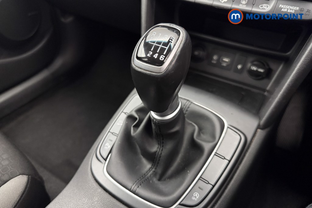 Hyundai Kona Premium Manual Petrol SUV - Stock Number (1631381) - 18th supplementary image