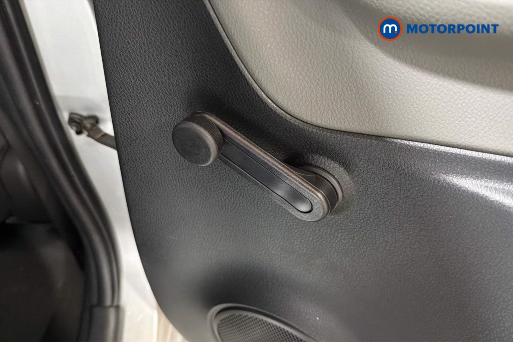 Toyota Yaris Icon Manual Petrol Hatchback - Stock Number (1631797) - 30th supplementary image