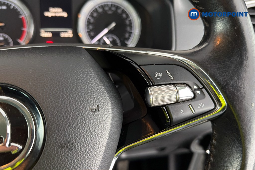 Skoda Karoq Se L Manual Petrol SUV - Stock Number (1632633) - 4th supplementary image