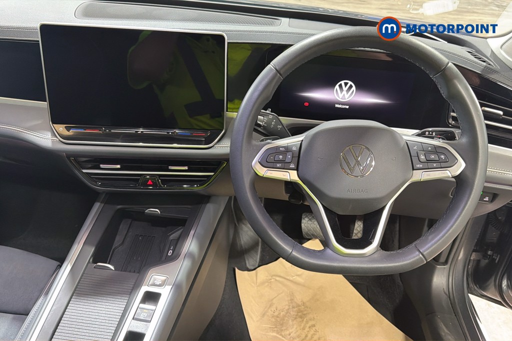 Volkswagen Passat Life Automatic Petrol Plug-In Hybrid Estate - Stock Number (1632857) - 2nd supplementary image