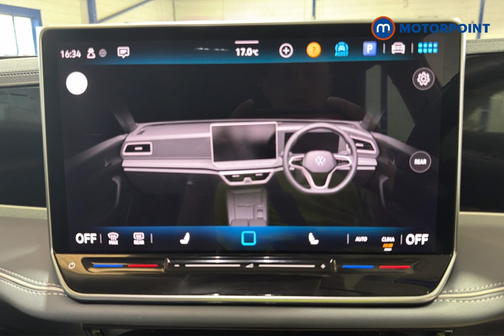 Volkswagen Passat Life Automatic Petrol Plug-In Hybrid Estate - Stock Number (1632857) - 12th supplementary image