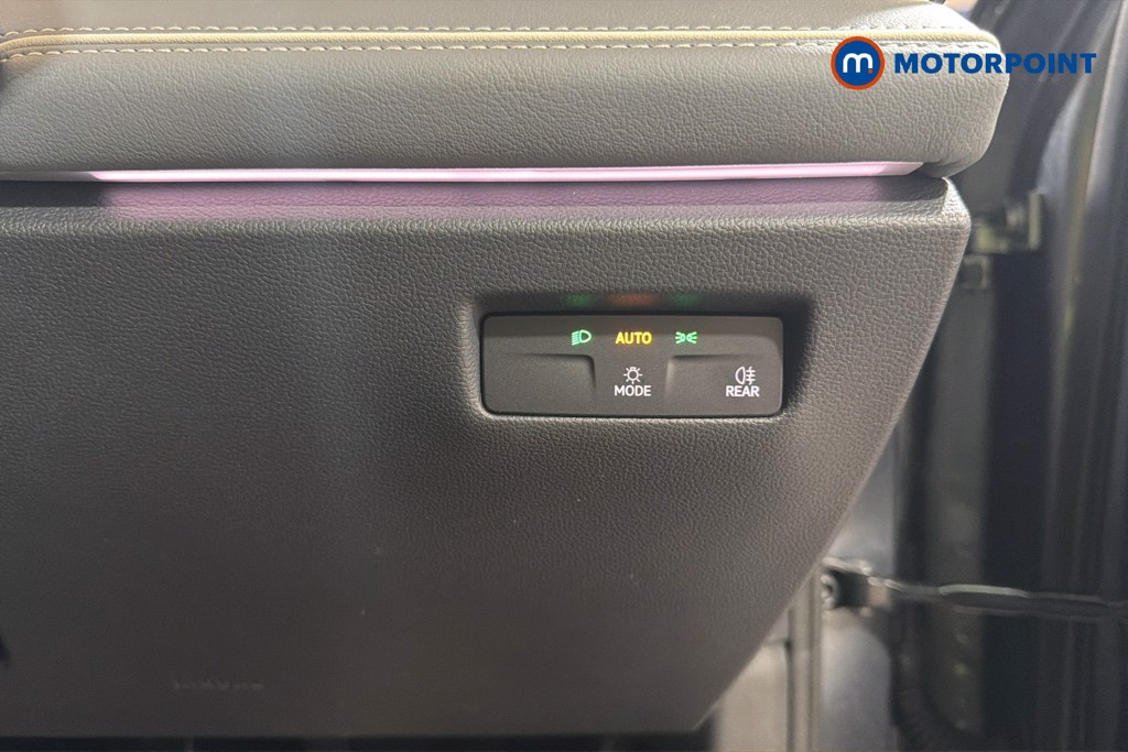 Volkswagen Passat Life Automatic Petrol Plug-In Hybrid Estate - Stock Number (1632857) - 18th supplementary image
