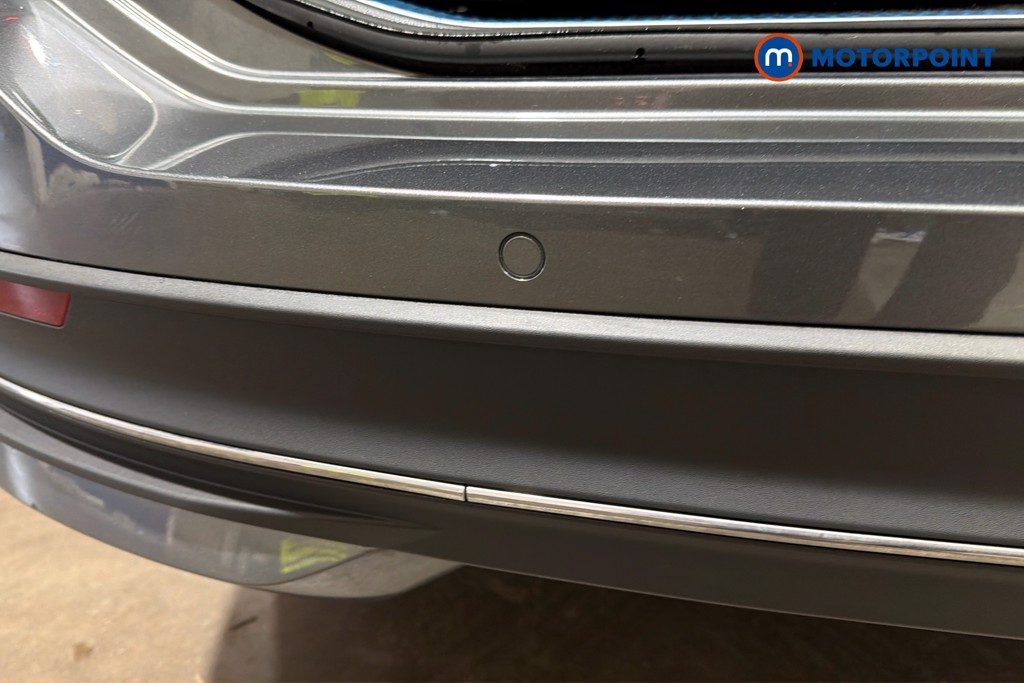 Volkswagen Passat Life Automatic Petrol Plug-In Hybrid Estate - Stock Number (1632857) - 40th supplementary image