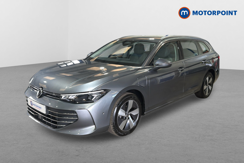 Volkswagen Passat Life Automatic Petrol Plug-In Hybrid Estate - Stock Number (1632857) - Passenger side front corner