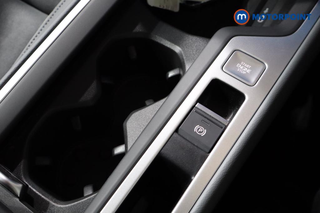 Volkswagen Passat Life Automatic Petrol Plug-In Hybrid Estate - Stock Number (1632900) - 11th supplementary image