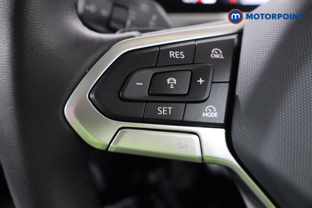 Volkswagen Passat Life Automatic Petrol Plug-In Hybrid Estate - Stock Number (1632900) - 12th supplementary image