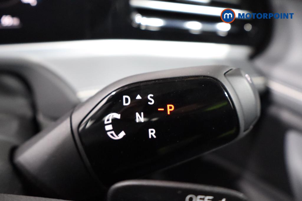 Volkswagen Passat Life Automatic Petrol Plug-In Hybrid Estate - Stock Number (1632900) - 14th supplementary image