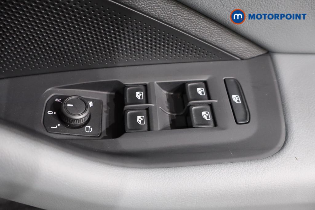 Volkswagen Passat Life Automatic Petrol Plug-In Hybrid Estate - Stock Number (1632900) - 18th supplementary image