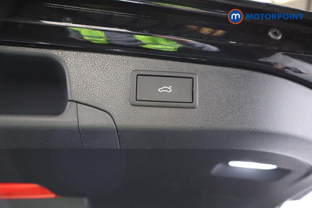 Volkswagen Passat Life Automatic Petrol Plug-In Hybrid Estate - Stock Number (1632900) - 22nd supplementary image