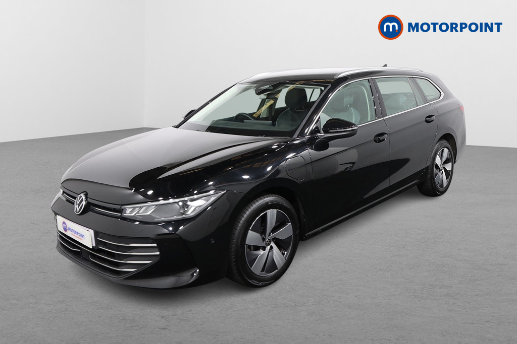 Volkswagen Passat Life Automatic Petrol Plug-In Hybrid Estate - Stock Number (1632900) - Passenger side front corner