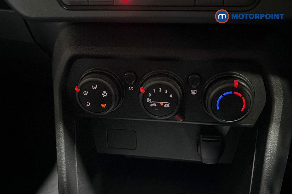 Dacia Sandero Expression Manual Petrol Hatchback - Stock Number (1633477) - 12th supplementary image