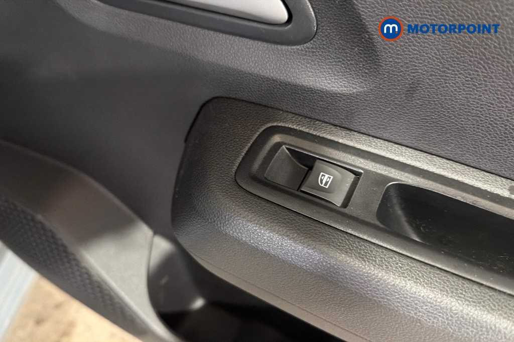 Dacia Sandero Expression Manual Petrol Hatchback - Stock Number (1633477) - 30th supplementary image