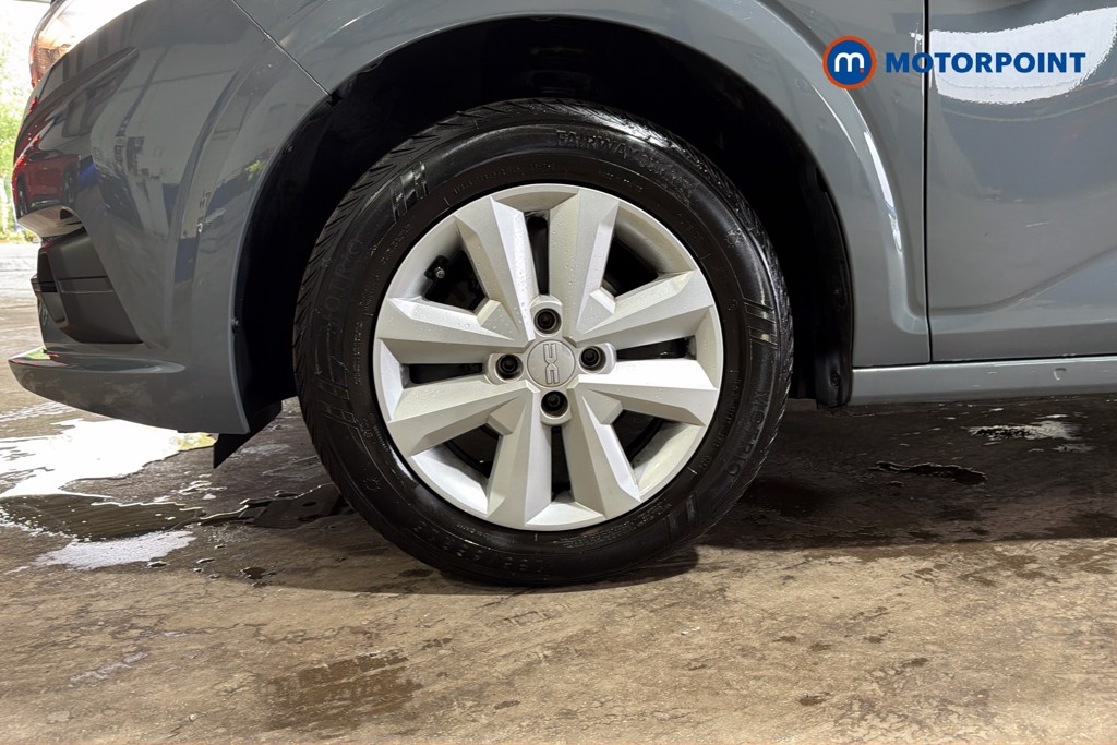 Dacia Sandero Expression Manual Petrol Hatchback - Stock Number (1633477) - 47th supplementary image