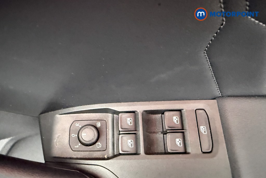 Cupra Leon V1 Manual Petrol Hatchback - Stock Number (1633710) - 19th supplementary image