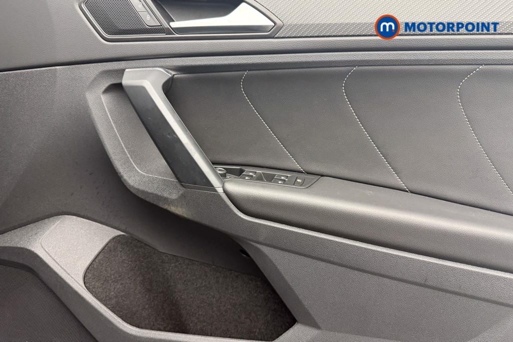 Volkswagen Tiguan R-Line Edition Automatic Petrol SUV - Stock Number (1633847) - 18th supplementary image