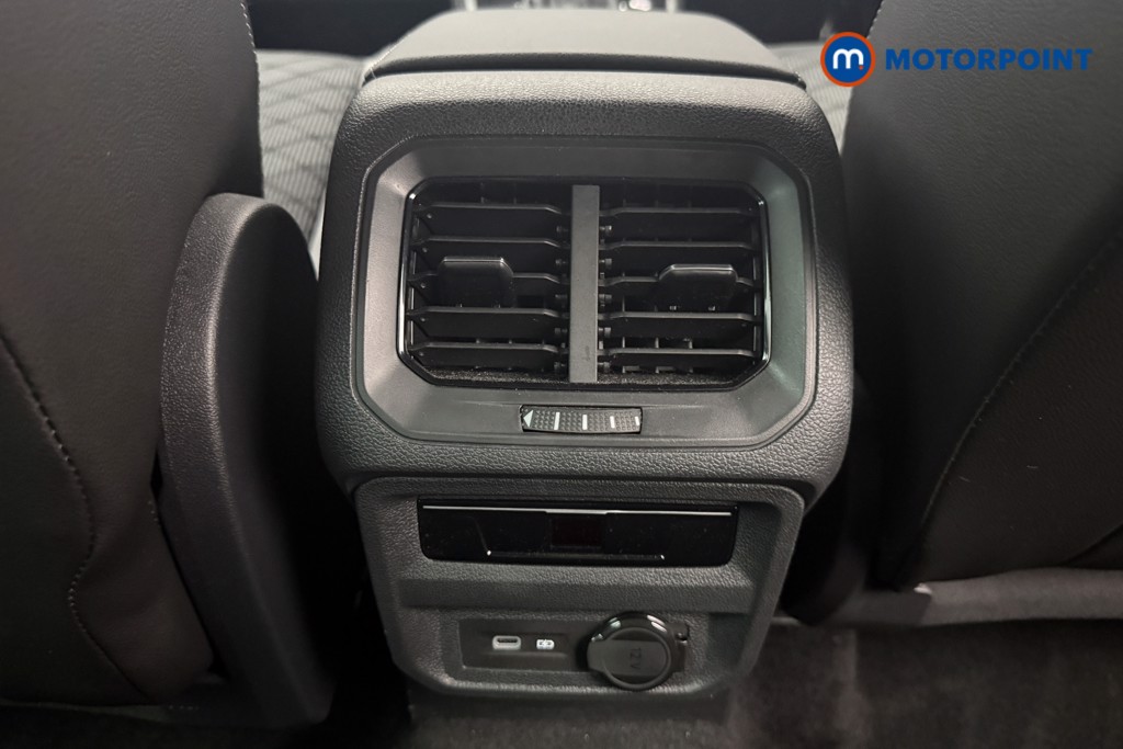Volkswagen Tiguan R-Line Edition Automatic Petrol SUV - Stock Number (1633847) - 21st supplementary image