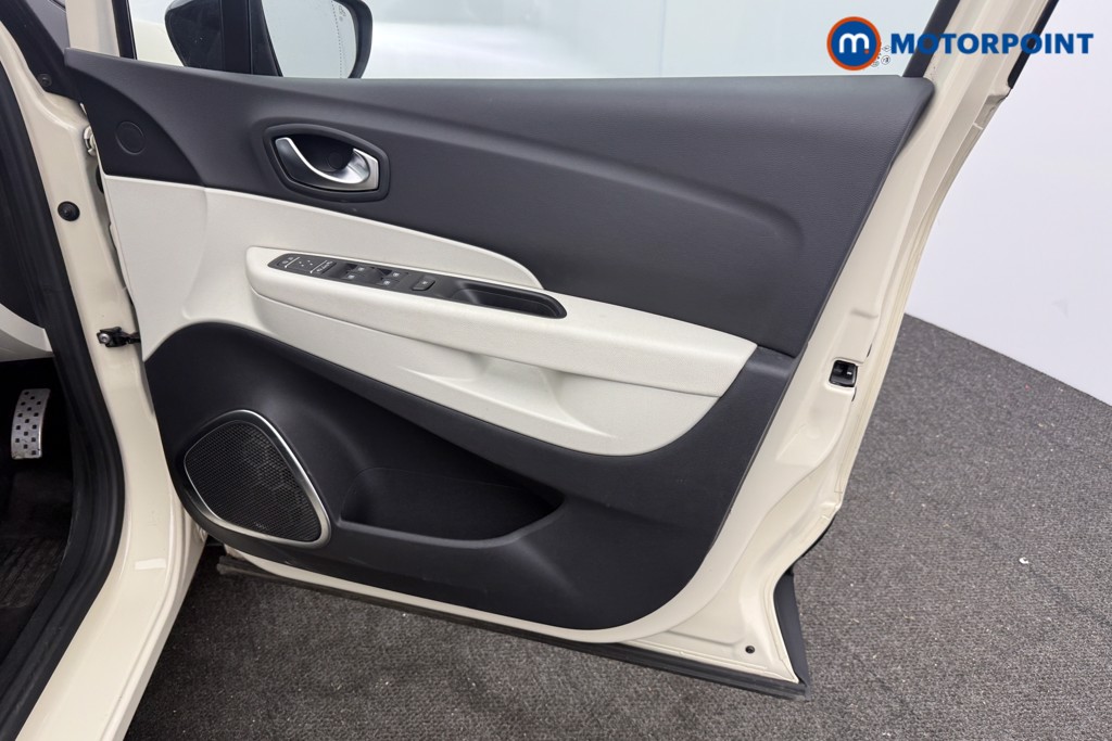 Renault Captur Gt Line Manual Petrol SUV - Stock Number (1634543) - 2nd supplementary image